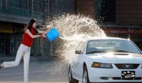 传统手工洗车